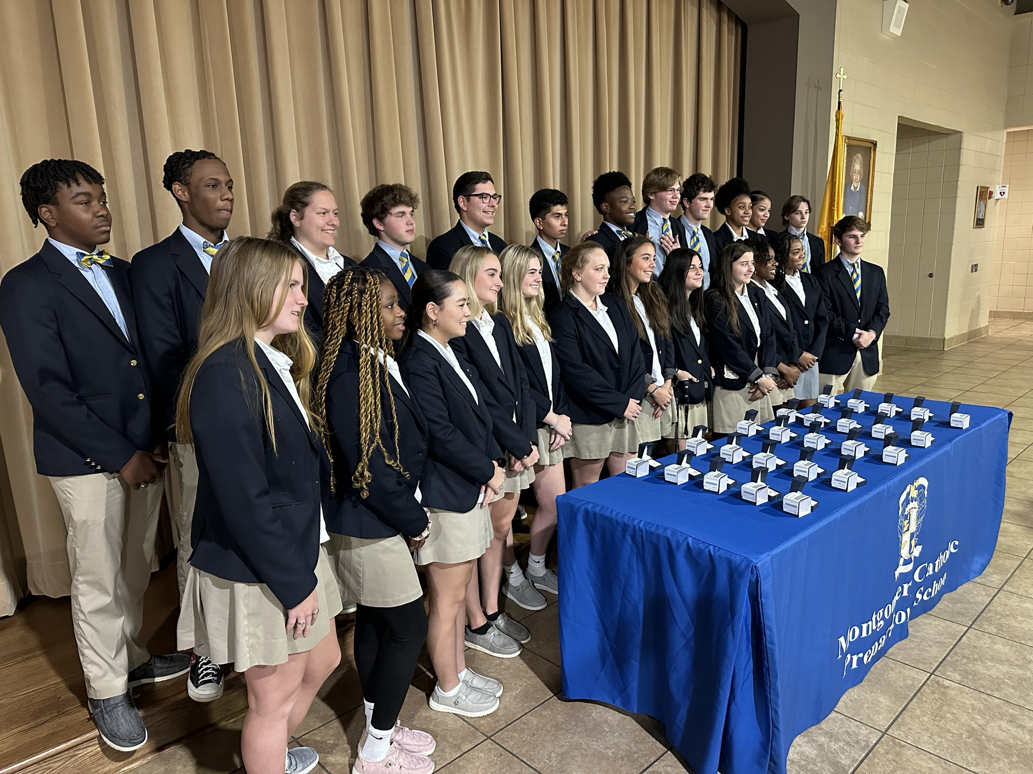 Montgomery Catholic Juniors Receive Class Rings - Montgomery Catholic